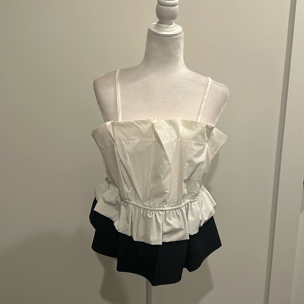 NWT TCEC Black/White Peplum Top Sz L